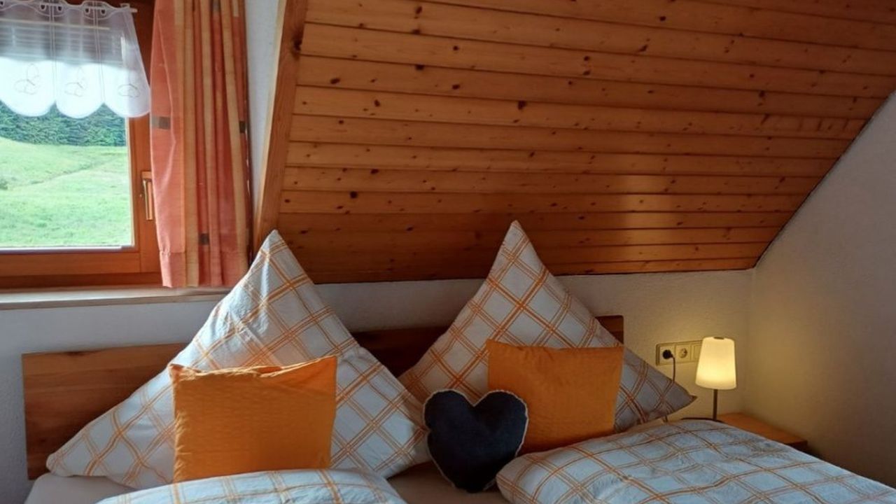 Schlafzimmer der Ferienwohnung Flieder Schlafzimmer der Ferienwohnung Flieder